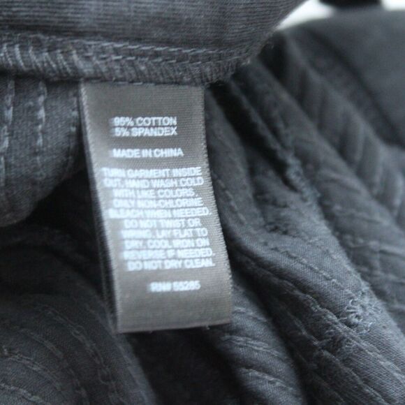 Express Women's Black Mid-Rise Sequin Shorts Size 2 - Picture 5 of 7